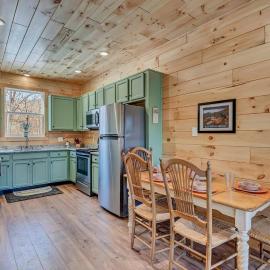 Cozy, Luxurious Fox Den in the Shenandoah Valley