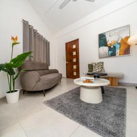 Central 2 bedroom flat
