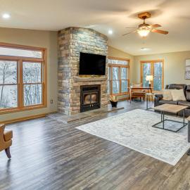 Private Lakefront Home w/ Game Room in Aurora!, hotel u gradu 'Aurora'