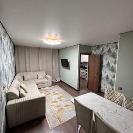 3-х комнатная квартира Аэропорт, hotel a Almaty