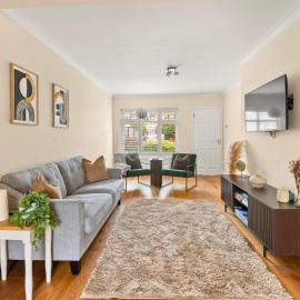 3 Bed House in Windsor, by ARP Homes, Driveway Parking and Big Garden, Close to Castle, Legoland & Town Centre