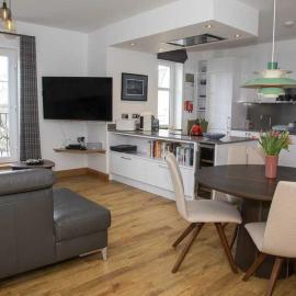 Royal Gardens Apartment 11, hotel in Dornoch