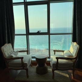 Luxury Sea View Apartment Pool & Gym&jacuzzi, хотел в Аджман