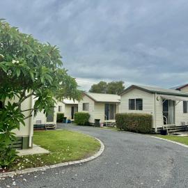 Maclean Riverside Cabin Park, hotel i Maclean
