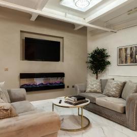 Skyway Luxury Stay with Jacuzzi Bath, khách sạn ở Bradford