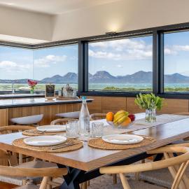 Elements - Freycinet Holiday Houses, Hotel in Dolphin Sands