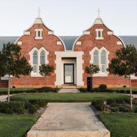 The Benev - Wellness Accommodation, hotel in Beechworth