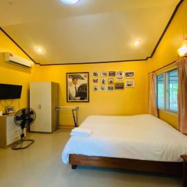 บ้านกลางสวนผึ้ง, hotel en Ratchaburi