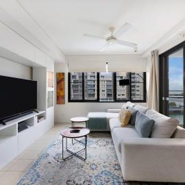 Lagoon Panorama - Relaxed Waterfront Escape near CBD