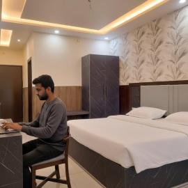 Cottage Club Inn, hotel di Almora