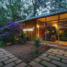 Hostyard Plantation Hostel near Munnar, hotel u gradu Suryanelli