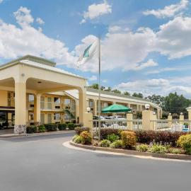 Quality Inn McComb, hotel u gradu Makom