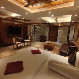 Krishti Resorts, готель у місті Tajpur