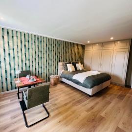 Chambre d'hôtes Lucia avec vue sur jardin arboré, hotel in Tournai
