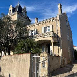La Tour du Maine - Manoir de caractère du XIXe siècle avec chambres élégantes - confort moderne - jardin et parking privé: Marmande şehrinde bir otel