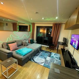 The Windy Smart Home, you will love it, hotel in Grays Thurrock