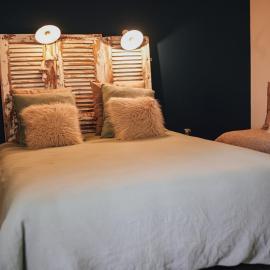 Chez Guilem chambre jaune, hotel in Saint-Maixent-lʼÉcole