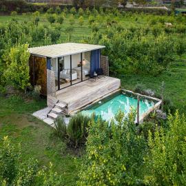Lemon Grove Bungalow with Private Pool - Oporto Lemon Farm, near Porto, hotel din Valpedre