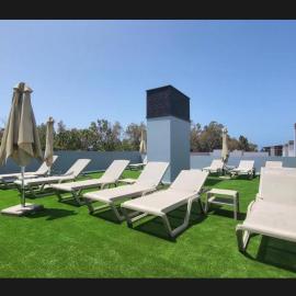 Sunset Silver - Luz, calma y mar en Arguineguín، فندق في Arguineguín