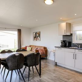 Modern chalet hart van Zeeland - VP106, hotel a heinkenszand