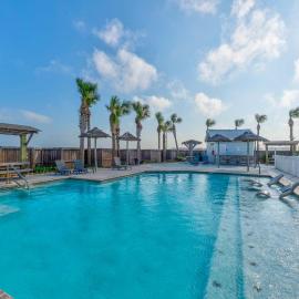 Walk to Beach Hot Tub Community Pool Water View, hotel in Corpus Christi