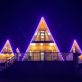 Romulus A-Frame, hotel em Greşu