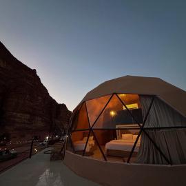 Sunrise Echo Camp, hotel i Wadi Rum
