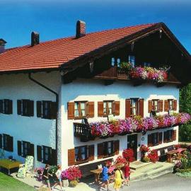 Demelhof Urlaub auf dem Bauernhof, hotel in Bernau am Chiemsee