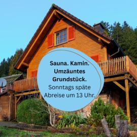 Hüttenchalet Waldschatz mit Sauna, Kamin und eingezäunt, hotel in Alpirsbach