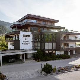 Hubertus Apartments, hotel in Brixen im Thale