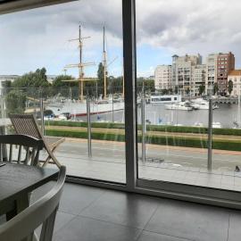 Driemaster, Stijlvol appartement met uitzicht op jachthaven en privé parking, centrum Oostende