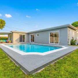 Private Pool Family Fun Fenced Backyard