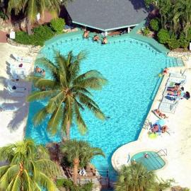 Beautiful Modern Condo on 7 Mile Beach