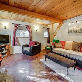 Near Slopes, Donner Lake & Trails! Woodsy Retreat