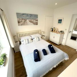 Salcombe Bolthole Room, hotel in Salcombe