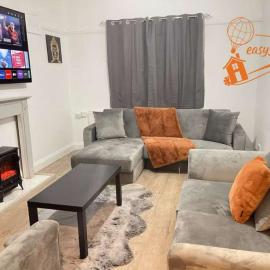 Easystays The Hidden Gem Large Basic Home Can Sleep 15, hotel a Braunstone