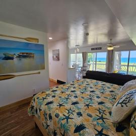 SeaSide Lake-Front Cottage โรงแรมในMadison