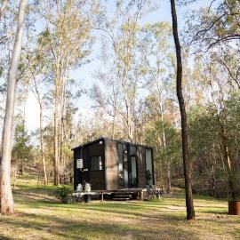 Hidden Camp's Tiny House by Tiny Away, Hotel in Kanighan
