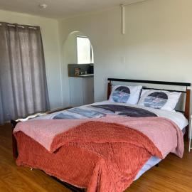 Granny House for rent, hotel in Auckland