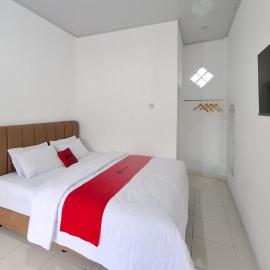 RedDoorz Syariah Bhumi Homestay Dieng near Telaga Menjeran