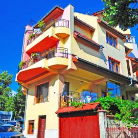 Family Hotel DAF, hotel in Obzor