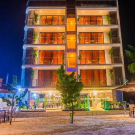 Lonuhiri at Dhigurah, hotel i Dhigurah