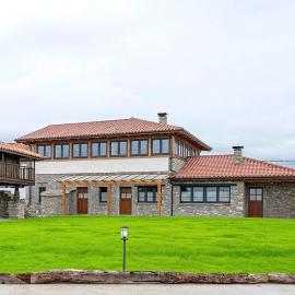 Apartamentos La Lozana, hotel in Oviñana