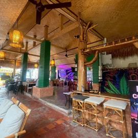 Noahs Ark Bar Restaurant Hostel, Hotel in Strand Lamai
