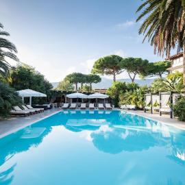 Hotel Resort Barracuda, hotel u gradu Marina di Kampo