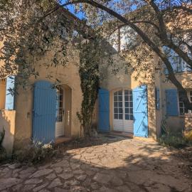 Viesnīca Charmant T3 dans un mas provençal proche Avignon pilsētā Pujaut