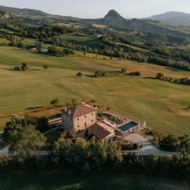 Palazzo Serre - Natura & Piscina, hotel a San Leo