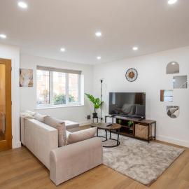 Spacious 5 Bed Family Home with Parking and Fast WiFi Leicester