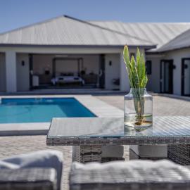 Kénosis Guest Farm Main House, hotelli kohteessa Springbok