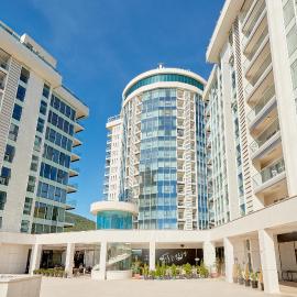 Sunrio Apartments, hotell i Budva